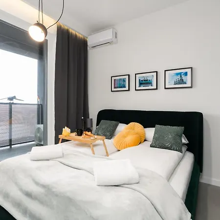Apartament Widokowy Wojciechowskiego Parking I Loggia By Renters Prestige Poznań